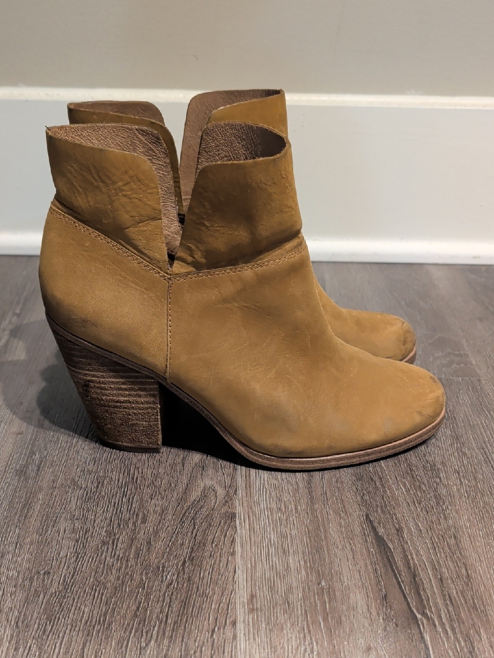Vince Camuto Leather Cognac Brown Helyn Split Cuff Ankle Boots